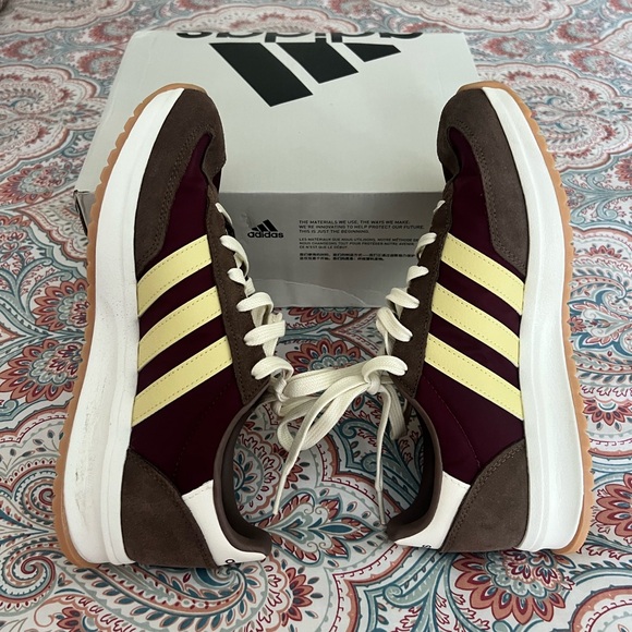 Adidas Women’s Run 70s 2.0 Cloudfoam Sneakers size 7.5 - Picture 3 of 6